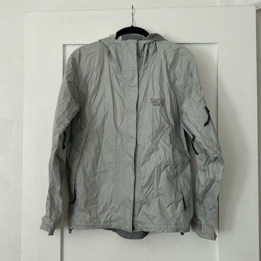 Grey. Mountain Hard Wear Hard Shell. Size S. Great light Raincoat